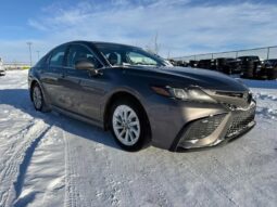 
										2024 Toyota Camry SE full									