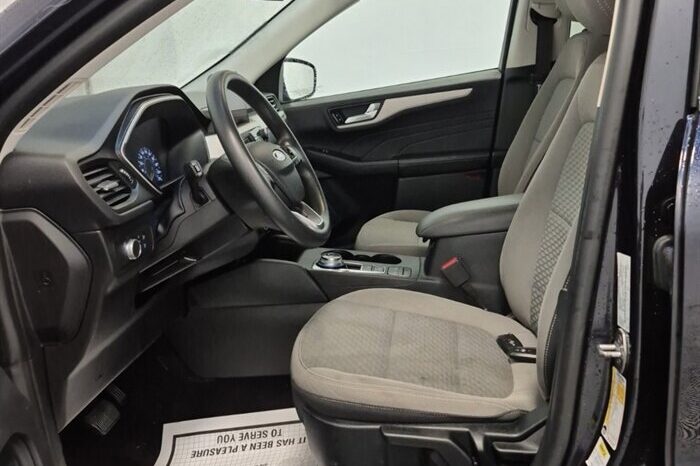 
								2021 Ford Escape SE AWD full									