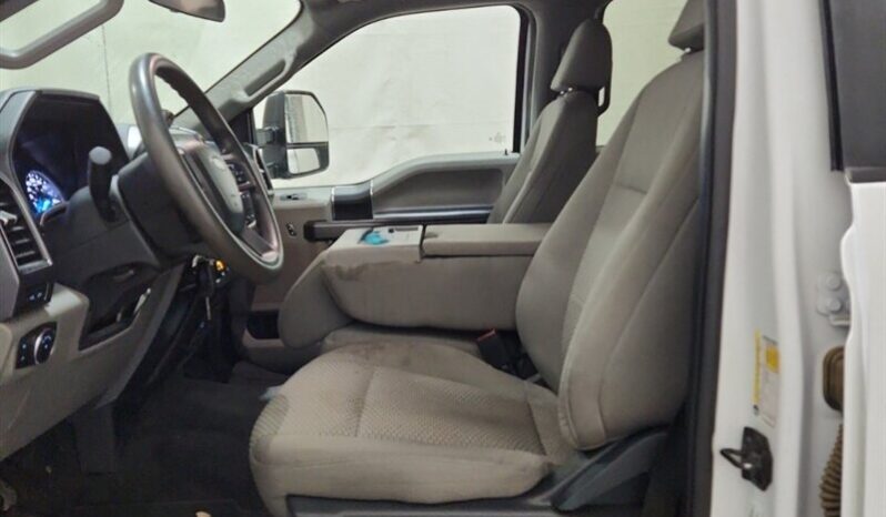 
								2022 Ford F-350 XLT FX4 Diesel Dually Crew Cab 4×4 full									