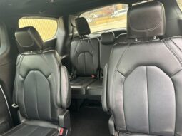
										2024 Chrysler Pacifica Touring L Sunroof S Package full									