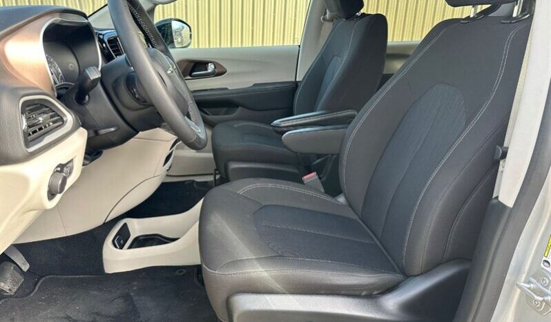 
								2024 Dodge Grand Caravan SXT full									