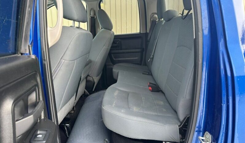 
								2019 Ram 1500 SXT Plus Quad Cab 4×4 5.7L Hemi full									