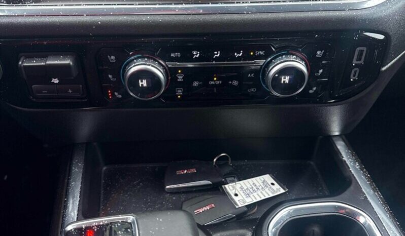 
								2024 GMC Sierra 1500 SLT Crew Cab 4×4 5.3L full									