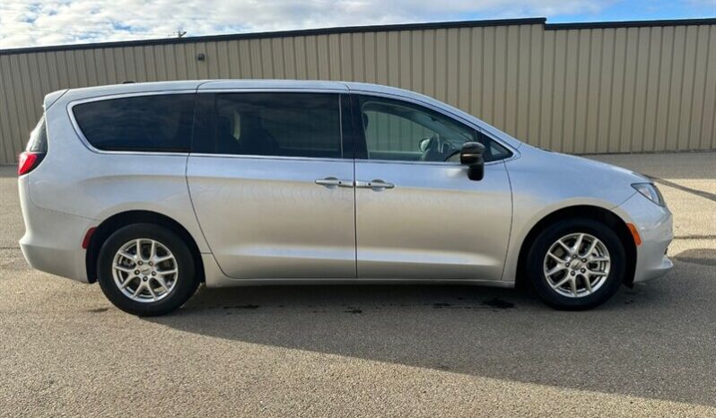 
								2024 Dodge Grand Caravan SXT full									