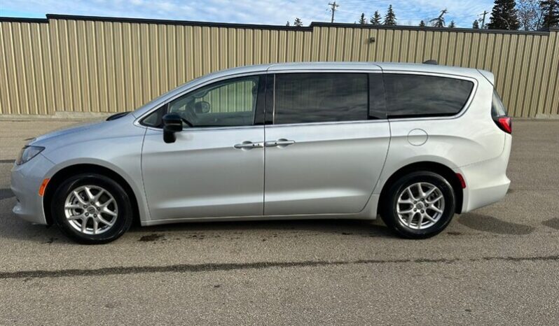 
								2024 Dodge Grand Caravan SXT full									