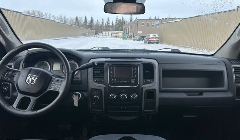 
								2019 Ram 1500 SXT Plus Quad Cab 4×4 5.7L Hemi full									