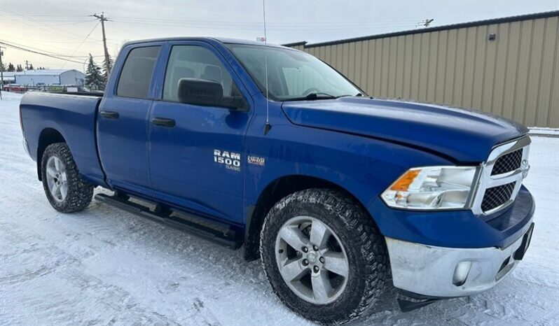 
								2019 Ram 1500 SXT Plus Quad Cab 4×4 5.7L Hemi full									