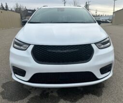 
										2024 Chrysler Pacifica Touring L Sunroof S Package full									