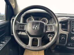 
										2017 Ram 1500 ST Crew Cab 5.7L Hemi 4×4 full									