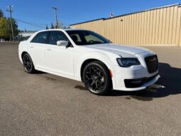 
										2023 Chrysler 300S full									