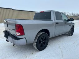 
										2020 Ram 1500 Express Crew Cab 4×4 5.7L Hemi full									