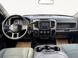 
										2017 Ram 1500 ST Crew Cab 5.7L Hemi 4×4 full									