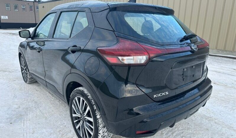 
								2024 Nissan Kicks SV full									