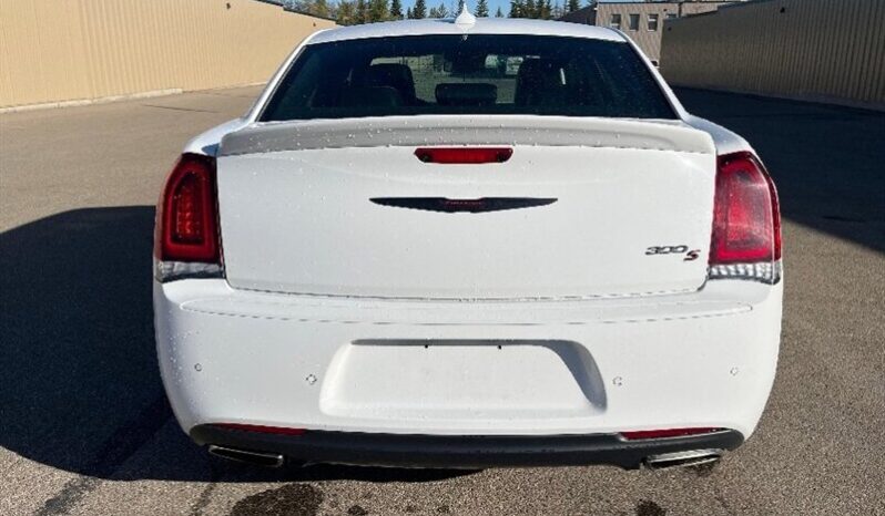 
								2023 Chrysler 300S full									