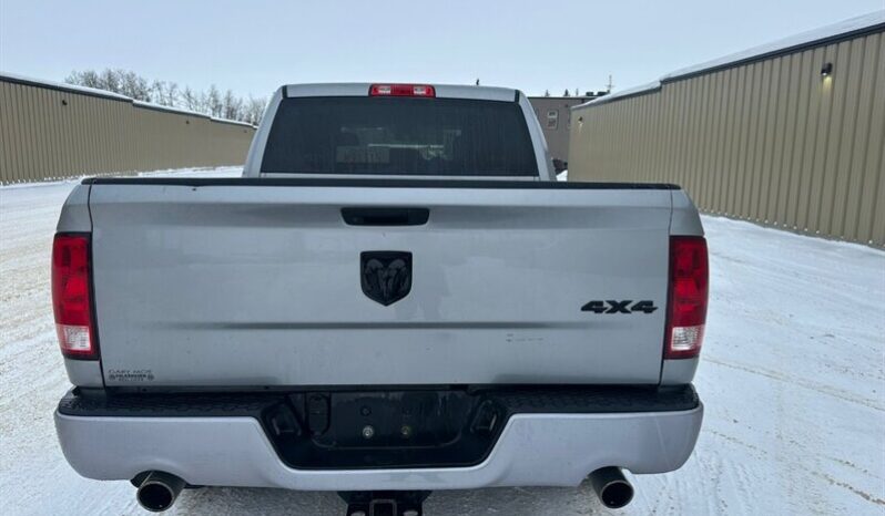 
								2020 Ram 1500 Express Crew Cab 4×4 5.7L Hemi full									