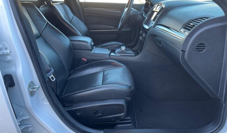 
								2023 Chrysler 300S full									