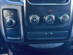 
										2019 Ram 1500 SXT Crew Cab 4×4 5.7L Hemi full									