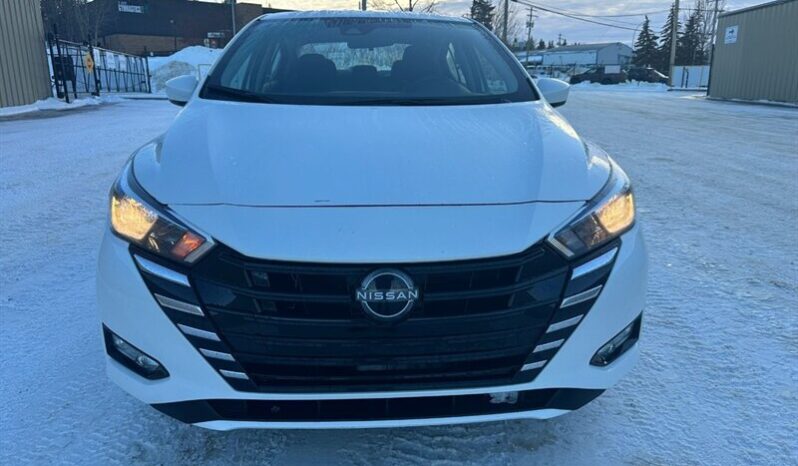 
								2024 Nissan Versa SV full									