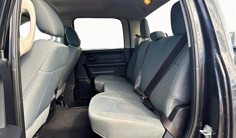 
								2017 Ram 1500 ST Crew Cab 5.7L Hemi 4×4 full									