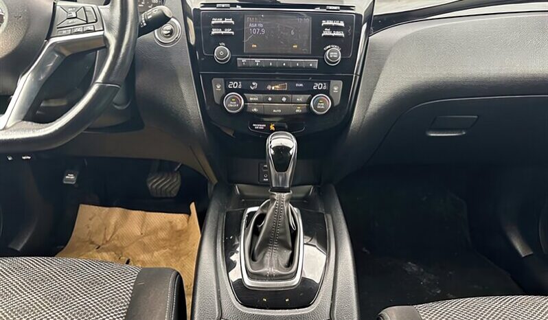 
								2018 Nissan Qashqai SV Moonroof AWD full									