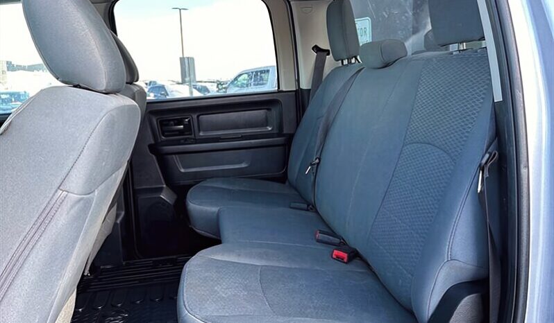 
								2019 Ram 1500 SXT Crew Cab 4×4 5.7L Hemi full									