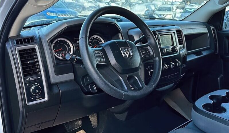 
								2019 Ram 1500 SXT Crew Cab 4×4 5.7L Hemi full									