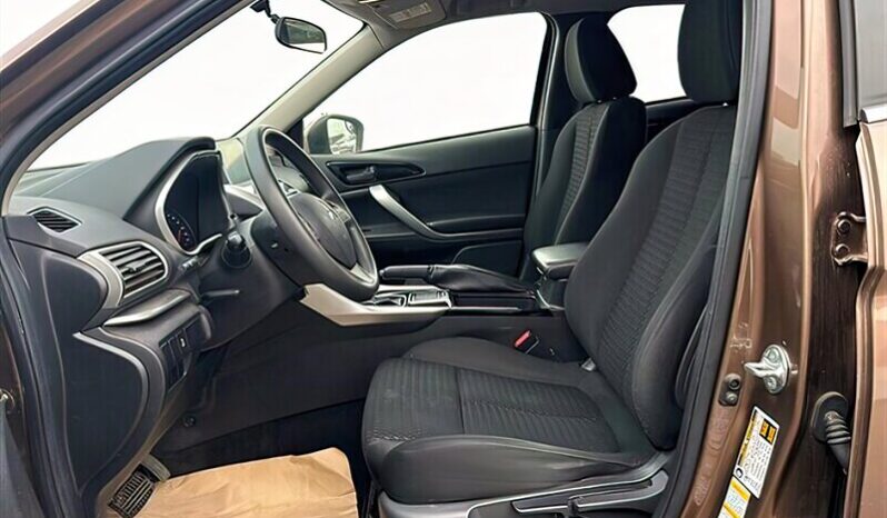 
								2019 Mitsubishi Eclipse Cross ES AWD full									