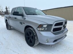 
										2020 Ram 1500 Express Crew Cab 4×4 5.7L Hemi full									