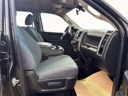 
										2017 Ram 1500 ST Crew Cab 5.7L Hemi 4×4 full									