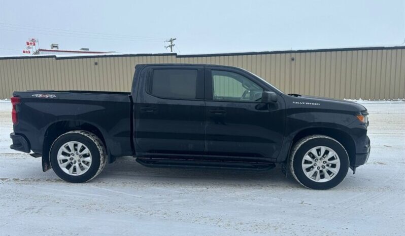 
								2023 Chevrolet Silverado 1500 Custom Crew Cab 4×4 full									