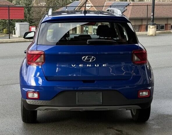 
								2024 Hyundai Venue Preferred full									