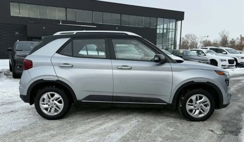 
								2024 Hyundai Venue Preferred full									