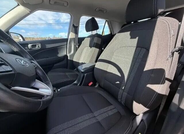 
								2024 Hyundai Venue Preferred full									