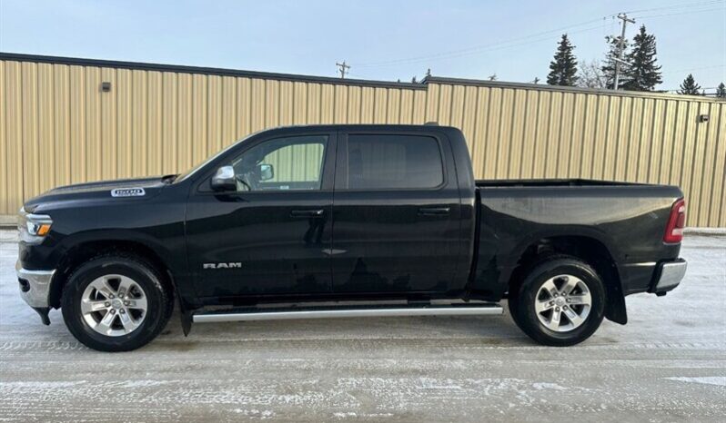
								2023 Ram 1500 Laramie Crew Cab 4×4 5.7L Hemi full									