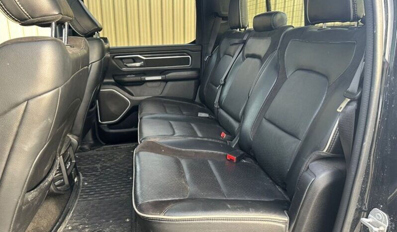 
								2023 Ram 1500 Laramie Crew Cab 4×4 5.7L Hemi full									