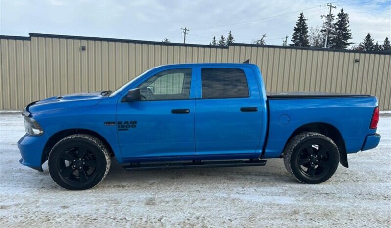 
								2019 RAM 1500 Classic Express Blackout Crew Cab 4×4 full									