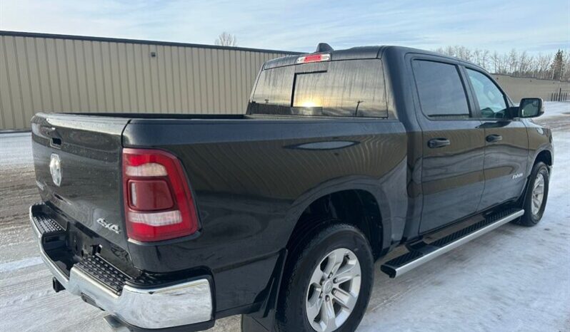 
								2023 Ram 1500 Laramie Crew Cab 4×4 5.7L Hemi full									