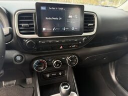 
										2024 Hyundai Venue Preferred full									