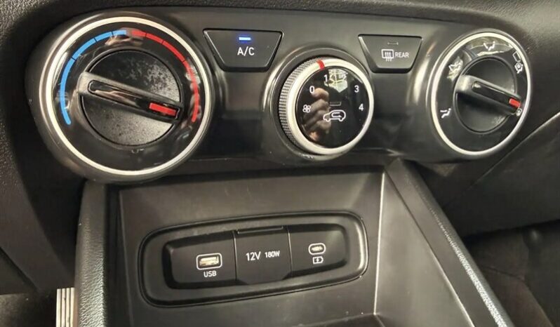 
								2024 Hyundai Venue Preferred full									