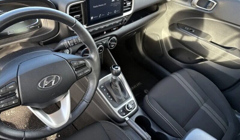 
								2024 Hyundai Venue Preferred full									