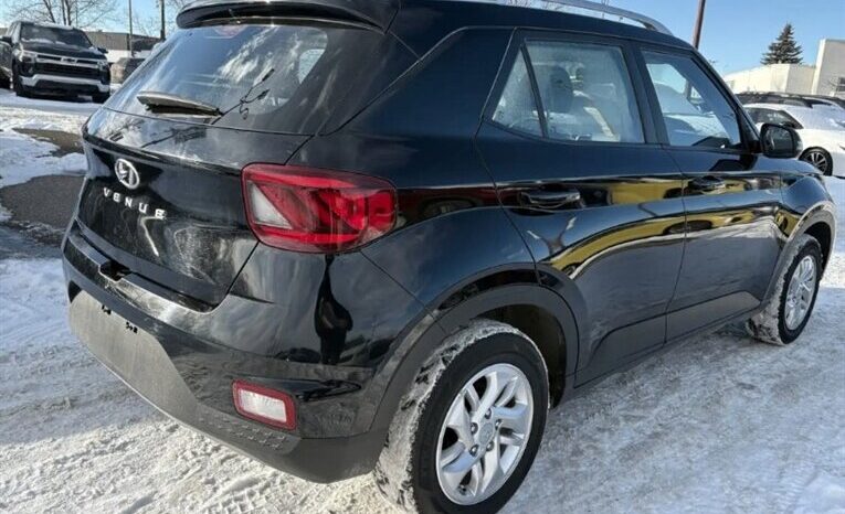 
								2024 Hyundai Venue Preferred full									