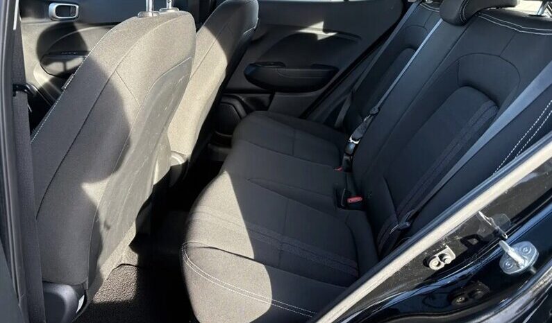 
								2024 Hyundai Venue Preferred full									