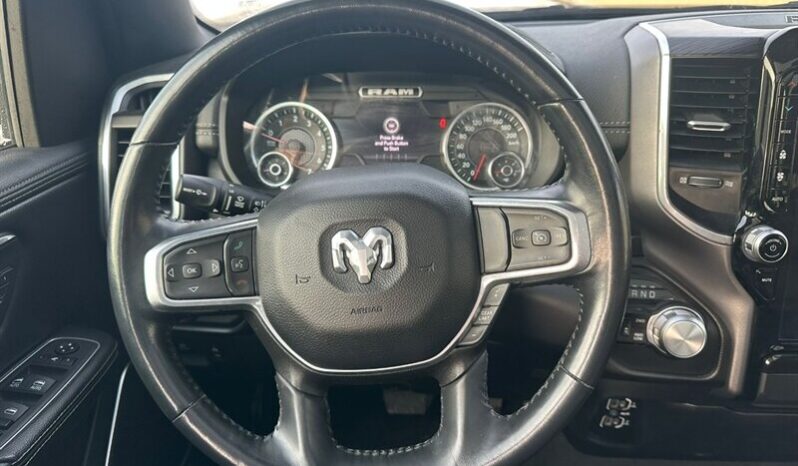 
								2023 Ram 1500 Laramie Crew Cab 4×4 5.7L Hemi full									