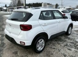 
										2024 Hyundai Venue Preferred full									