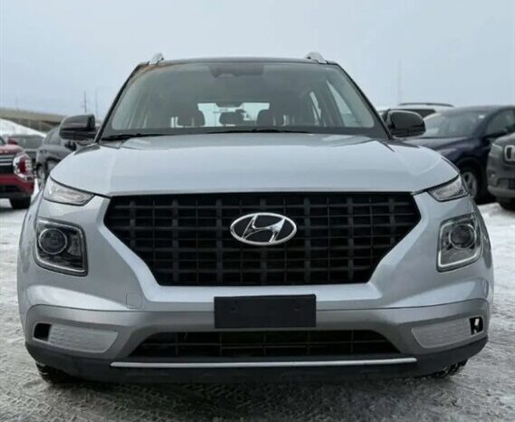 
								2024 Hyundai Venue Preferred full									