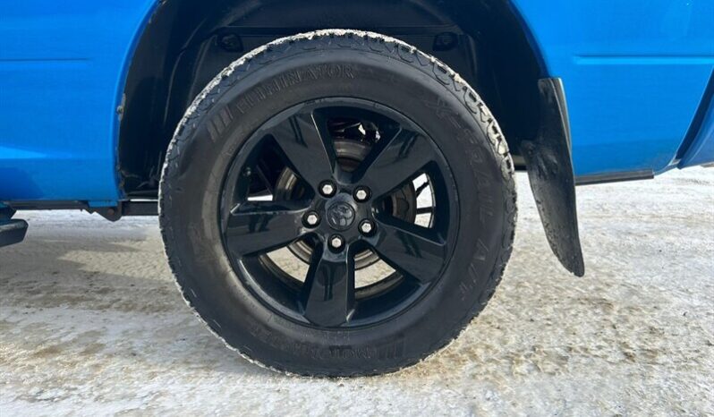 
								2019 RAM 1500 Classic Express Blackout Crew Cab 4×4 full									