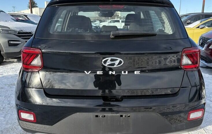 
								2024 Hyundai Venue Preferred full									