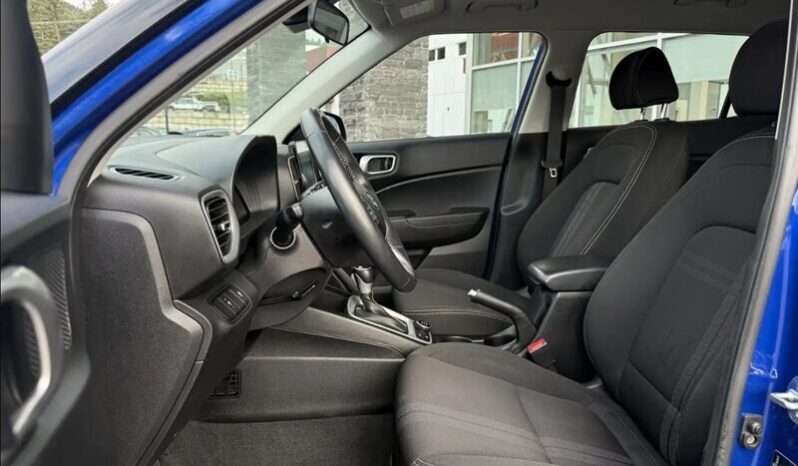 
								2024 Hyundai Venue Preferred full									