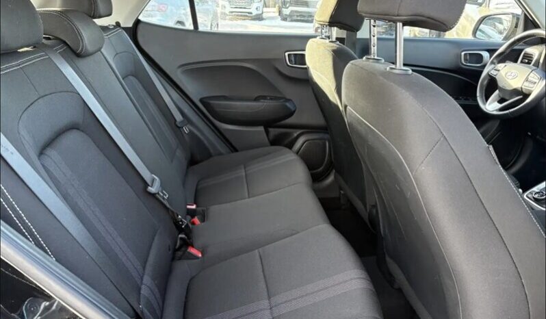 
								2024 Hyundai Venue Preferred full									