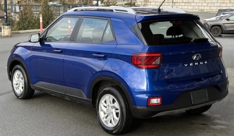 
								2024 Hyundai Venue Preferred full									